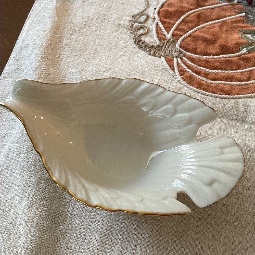 Lenox 24 karat Trimmed  Dove Shaped Fine China Bowl